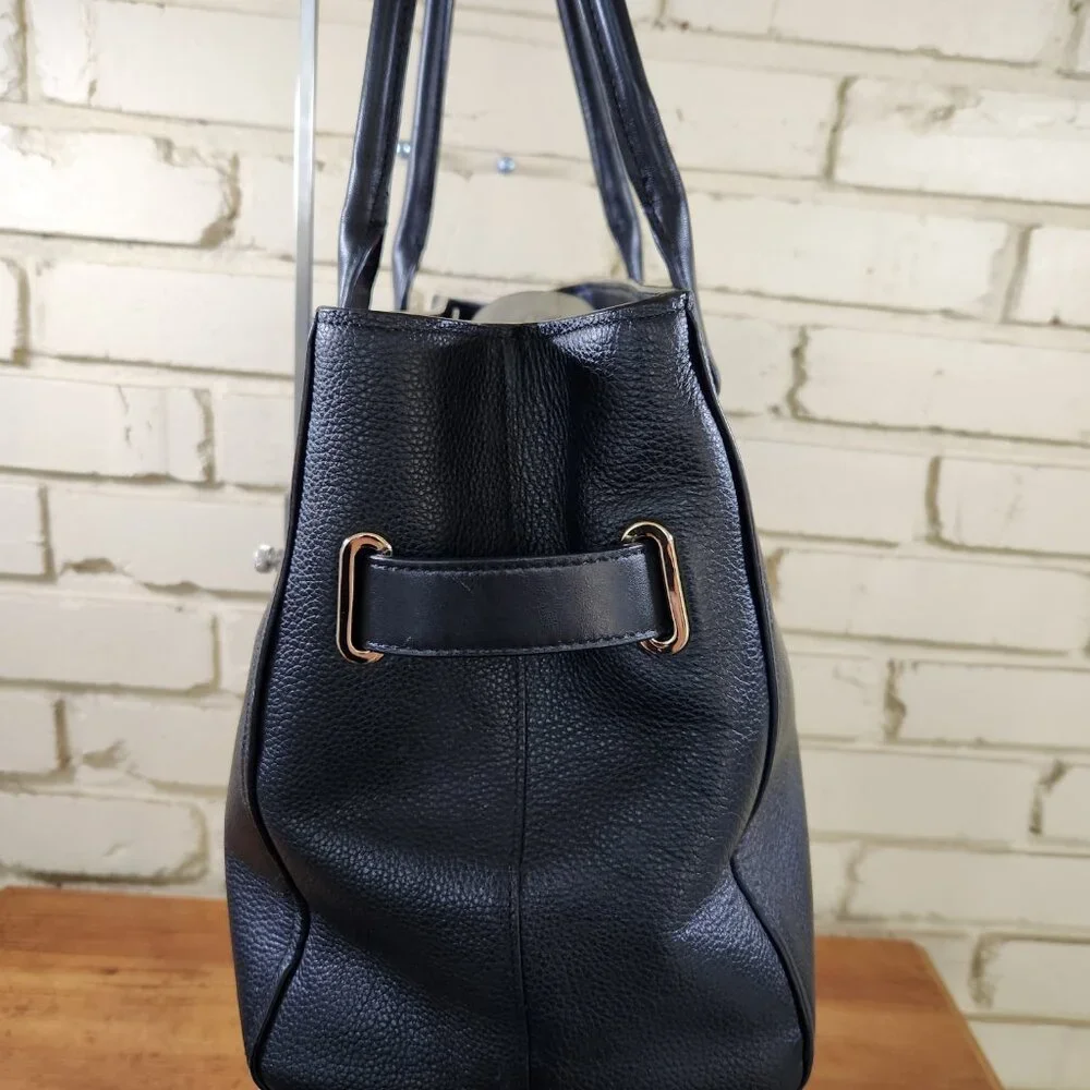Coach Swagger Black Pebbled Leather Satchel Tote Bag Purse